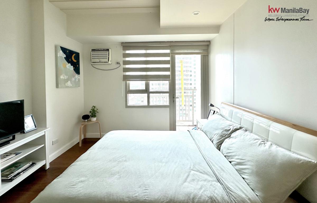 3 Bedroom with Tandem Parking at The Grove by Rockwell FOR SALE